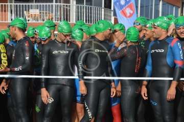 Ricardo Hernández y Raquel Aróstegui ganan con autoridad el XXVII Triatlón de Salinetas (Foto TA)